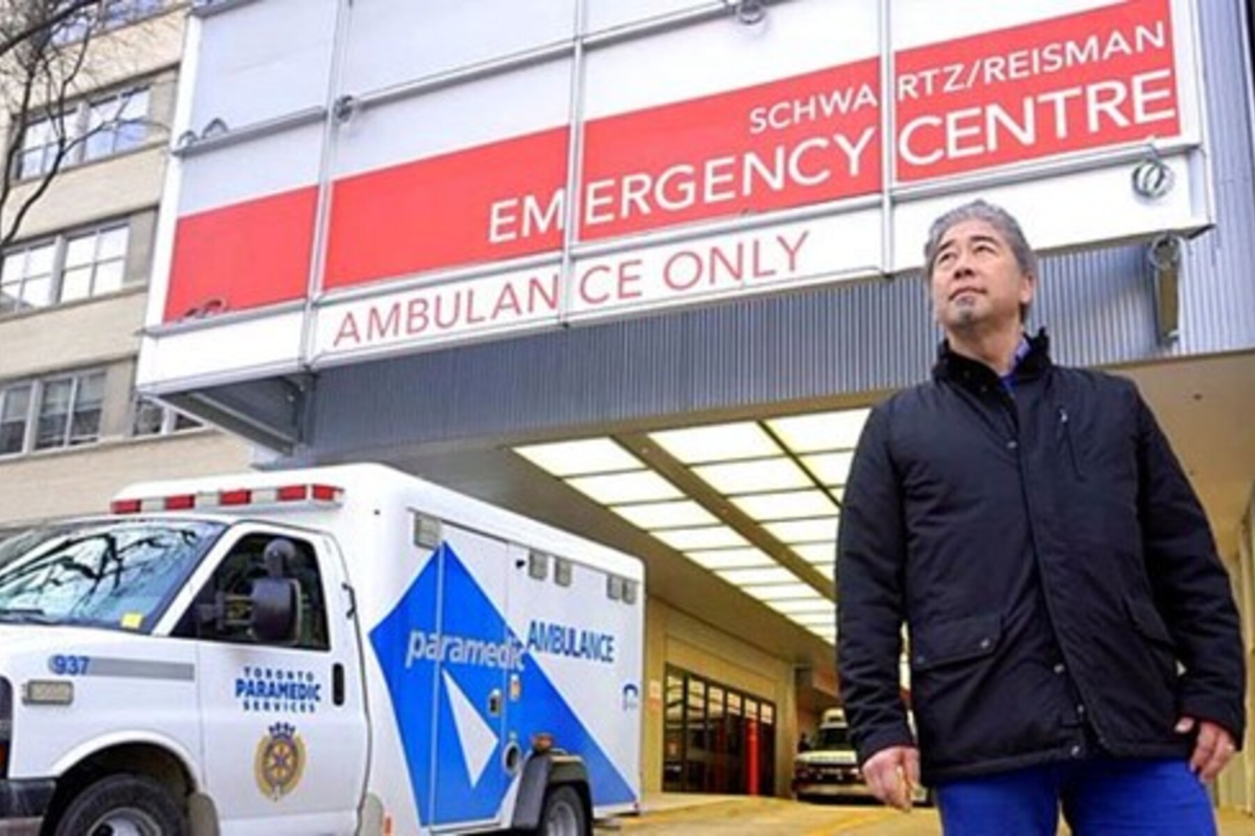 Jacques Lee image in front of Mount Sinai Emergency Department